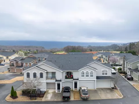 412 Renaissance Ct, Chattanooga, TN 37419