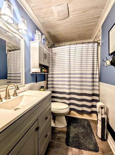 Bath - 722 Hickory St, Centerville, TN 37033 photo 2 of 2