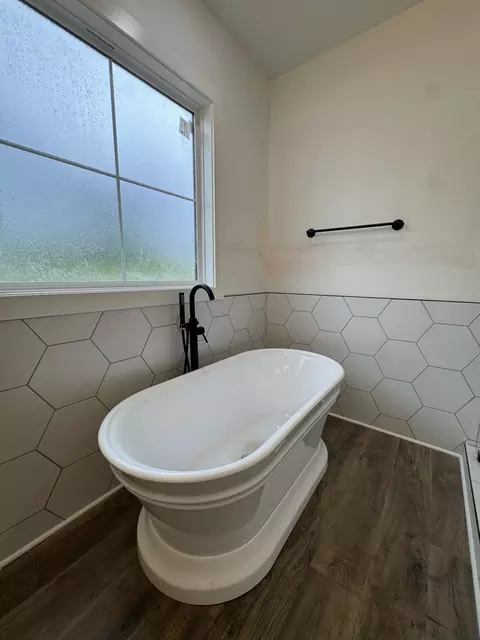 Bath - 169 Hancock Dr, Morrison, TN 37357 photo 3 of 5