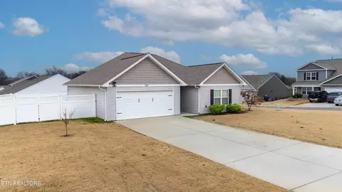 605 Clay Dr, Talbott, TN 37877 photo 3