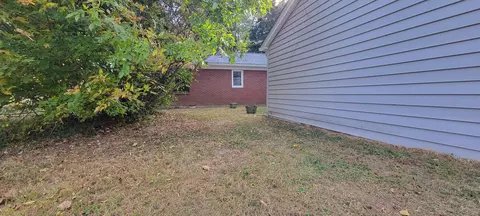 Exterior - 110 Old Pond Ln, Dickson, TN 37055 photo 10 of 21