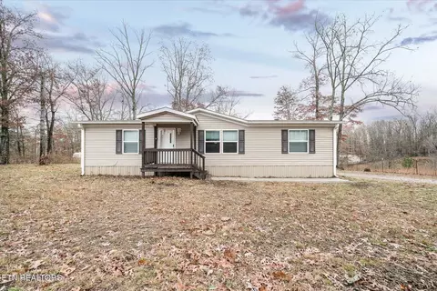 124 Foxwood Dr, Crossville, TN 38571