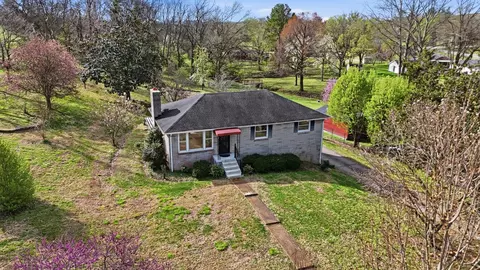 3921 Banbury Dr E, Nashville, TN 37207