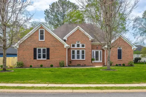 1618 Gunston Hall Rd, Hixson, TN 37343
