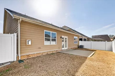 Exterior - 4056 Cannonsgate Ln, Murfreesboro, TN 37128 photo 4 of 6