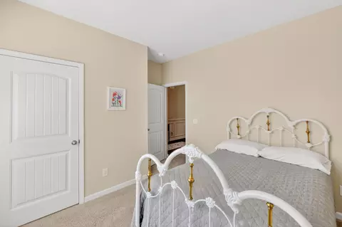 Bedroom - 4056 Cannonsgate Ln, Murfreesboro, TN 37128 photo 4 of 6