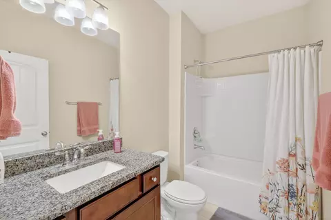 Bath - 4056 Cannonsgate Ln, Murfreesboro, TN 37128 photo 3 of 3