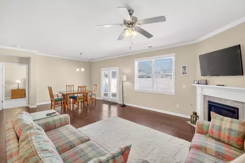 Living - 4056 Cannonsgate Ln, Murfreesboro, TN 37128 photo 3 of 3