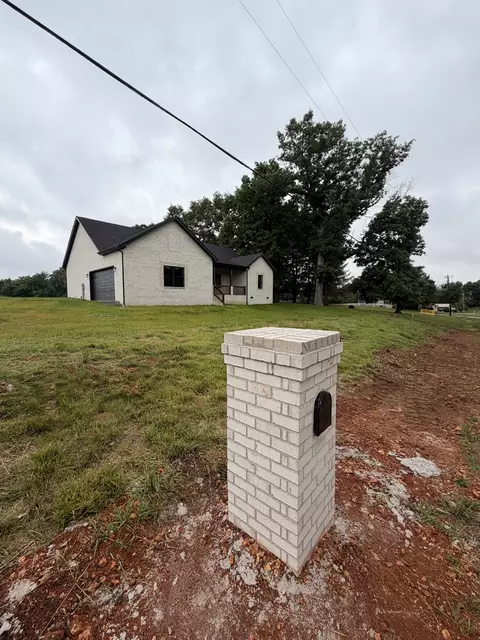 523 Old Hopkinsville Rd, Cadiz, KY 42211