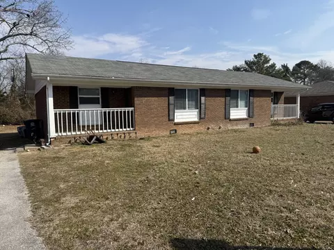 4714 Metro Park Ln, Hixson, TN 37343