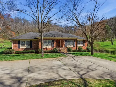 606 Natchez Bend Rd, Nashville, TN 37221