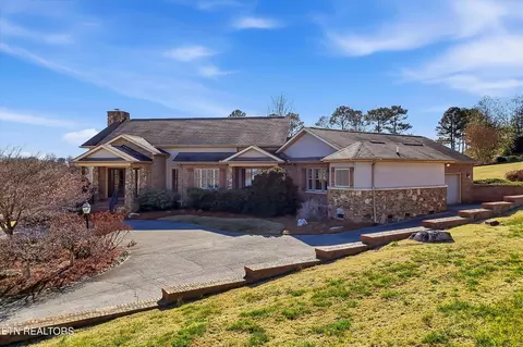 3909 Logans Landing Cir, Louisville, TN 37777