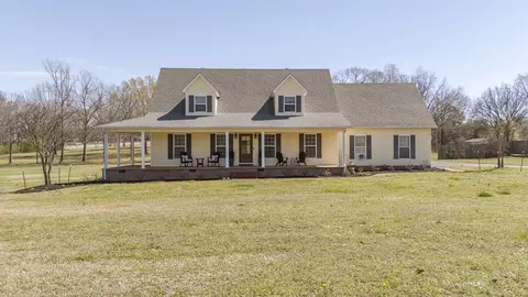 825 Raymond Mcanally Rd, Savannah, TN 38372