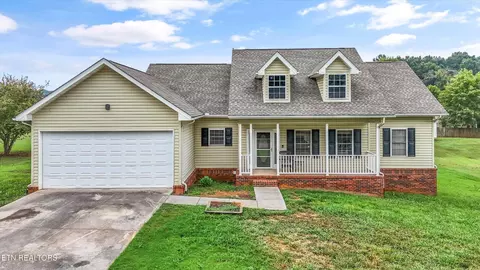 1924 River Vista Cir, Sevierville, TN 37876