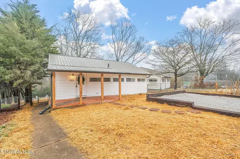 100 Wellington Cir, Oak Ridge, TN 37830