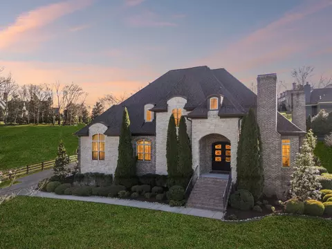 7201 Prairie Falcon Dr, Arrington, TN 37014