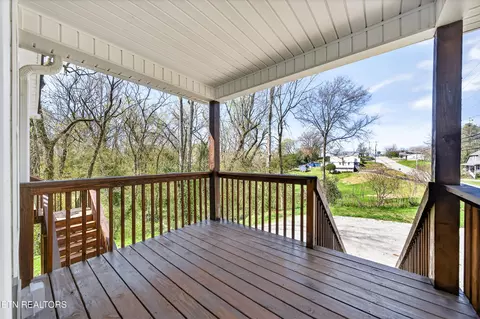 Exterior - 219 E Bronson St, Sparta, TN 38583 photo 1 of 3