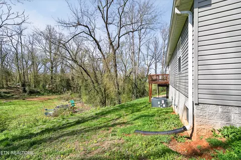 Exterior - 219 E Bronson St, Sparta, TN 38583 photo 3 of 3