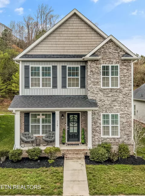127 W Rarity Ridge Pkwy, Oak Ridge, TN 37830