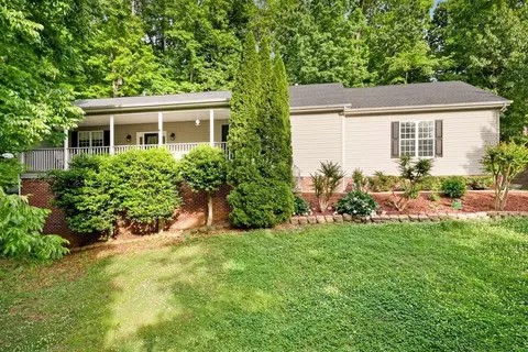 9711 Imperial Dr, Ooltewah, TN 37363