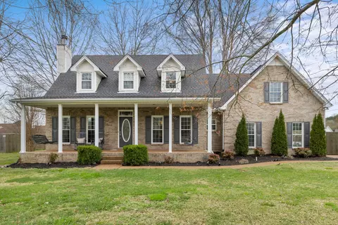 2996 Iroquois Dr, Thompsons Station, TN 37179