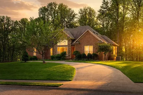 208 Markie Dr, Clarksville, TN 37043