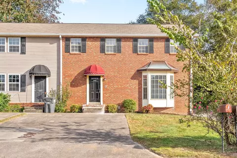 1647 Baltimore Dr, Clarksville, TN 37043