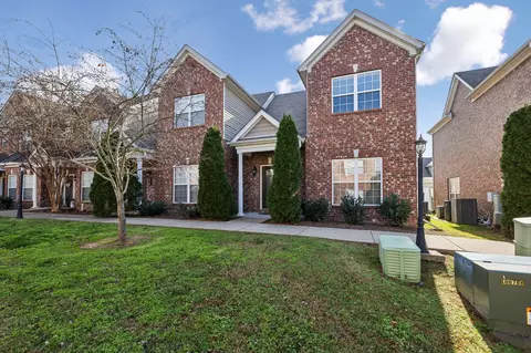 816 General Cabot Ct, Murfreesboro, TN 37129