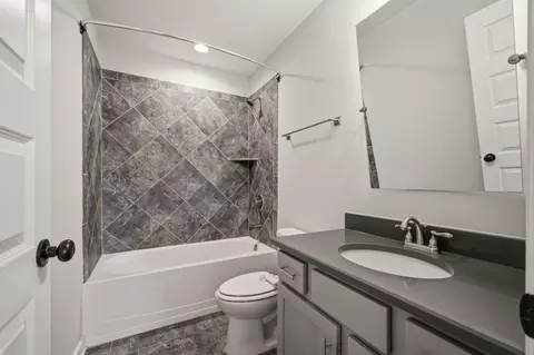Bath - 82 Truman Rd E, Franklin, TN 37064 photo 4 of 4