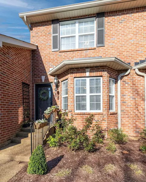 1007 Cashmere Dr, Thompsons Station, TN 37179