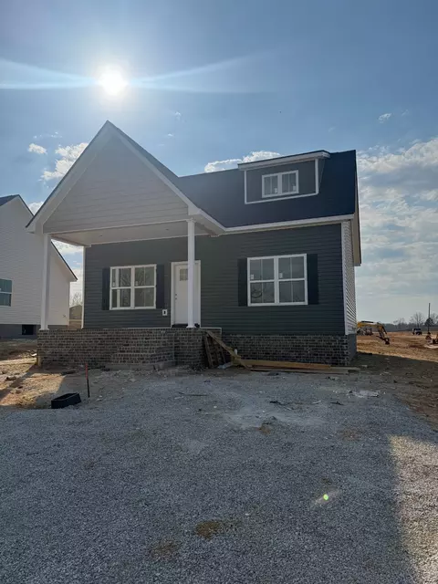 905 Wilkie St N, Mcewen, TN 37101