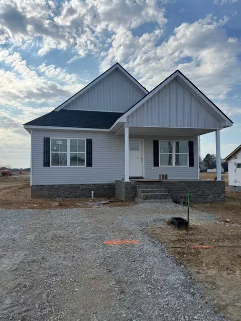 929 Wilkie St N, Mcewen, TN 37101