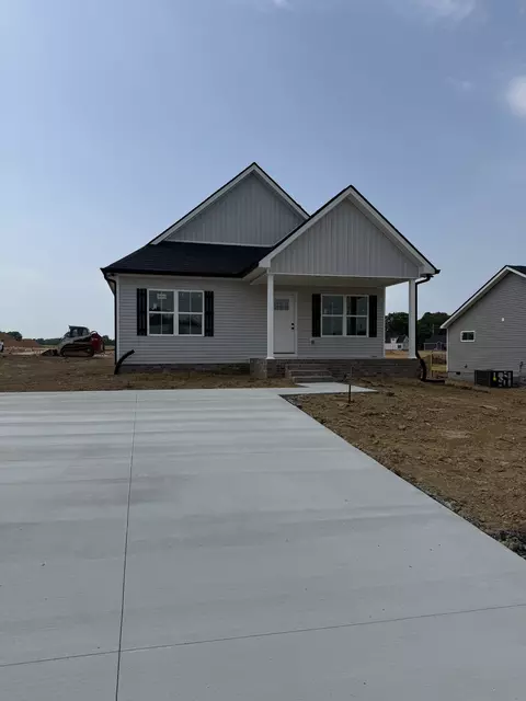 929 Wilkie St N, Mcewen, TN 37101
