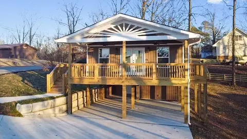 199 Marina Hills Cir NW, Charleston, TN 37310
