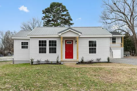 305 Sunset Dr NW, Cleveland, TN 37312