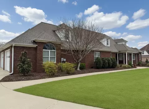 2170 Fairway Dr, Dyersburg, TN 38024
