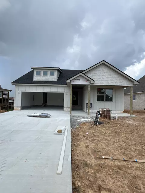 907 Bankside Dr, Clarksville, TN 37043
