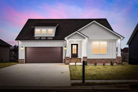 907 Bankside Dr, Clarksville, TN 37043