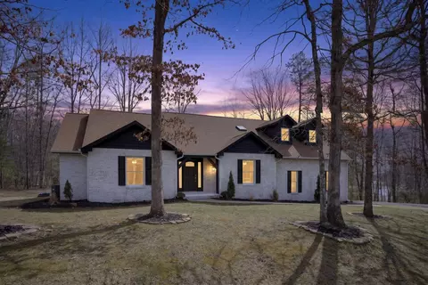 204 Meadowview Dr, Crossville, TN 38558