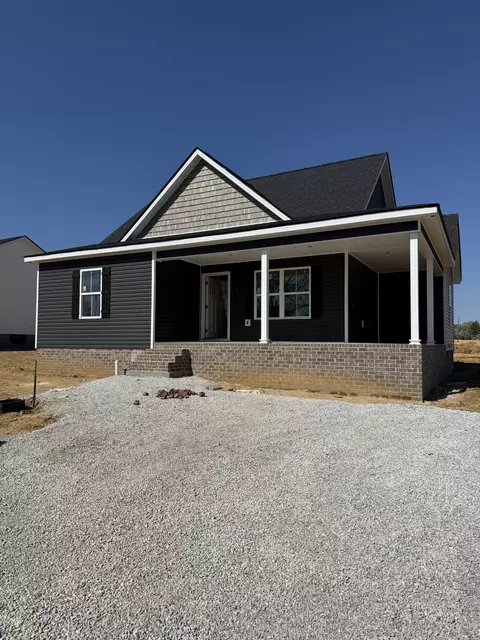 955 Wilkie St N, Mcewen, TN 37101
