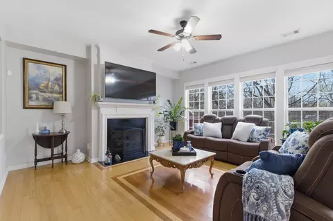 231 Green Harbor Rd #96, Old Hickory, TN 37138