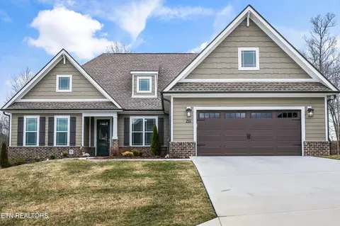 259 Bittersweet Ln, Lenoir City, TN 37771