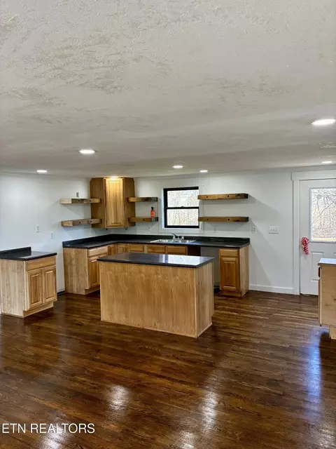 101 Steele Rd, Greenback, TN 37742 photo 5