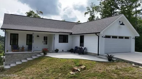 447 John J Smith Rd, Oneida, TN 37841
