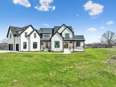 225 Boat Dock Rd, Hartsville, TN 37074