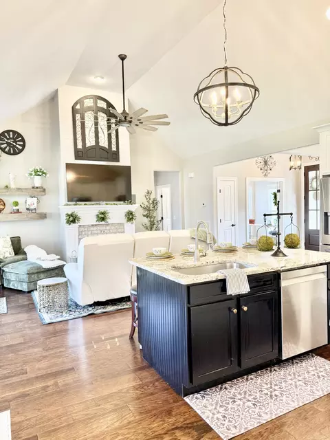 Kitchen - 7503 Chowning Rd, Springfield, TN 37172 photo 2 of 9
