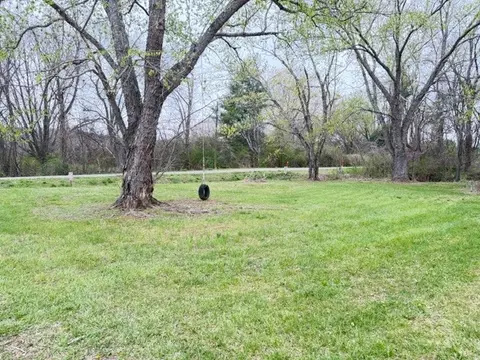 Exterior - 2575 Spur Rd, Decherd, TN 37324 photo 3 of 3