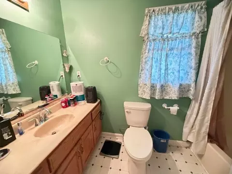 Bath - 2575 Spur Rd, Decherd, TN 37324 photo 1 of 3