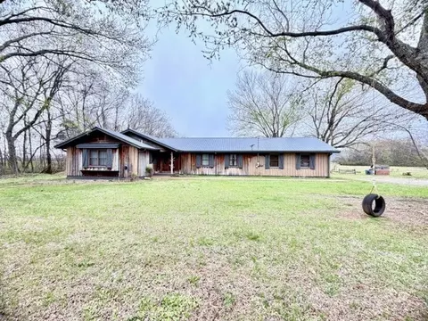 2575 Spur Rd, Decherd, TN 37324