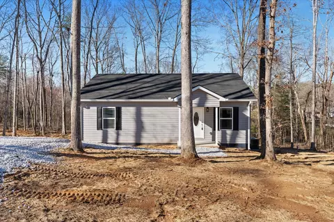 18 Central St, Tracy City, TN 37387